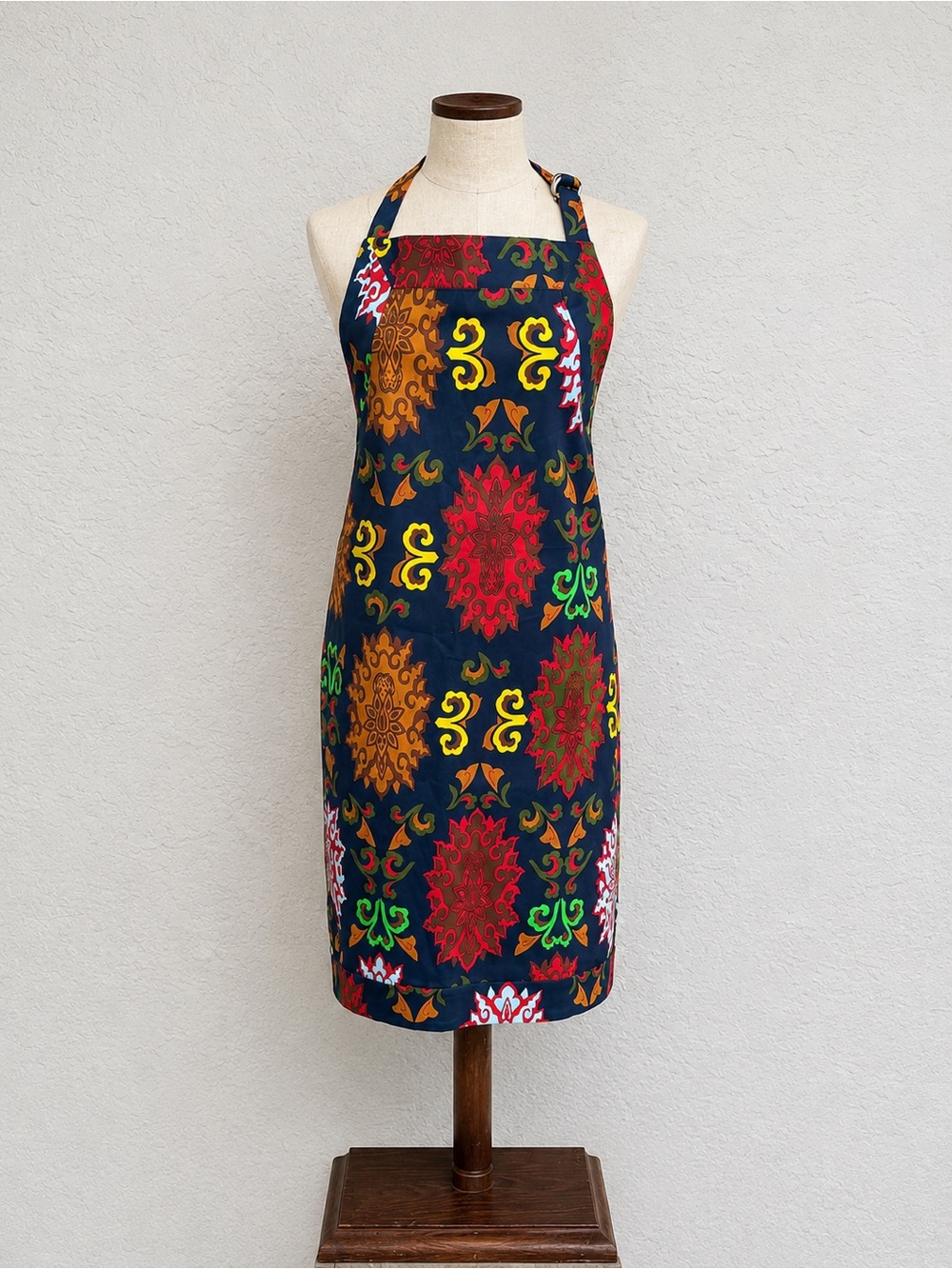 Gretchen Scott Turkish Delight Apron Navy Medallion Print Halter Tie Back